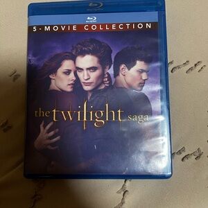 All 5 twilight movies blue ray cd’s